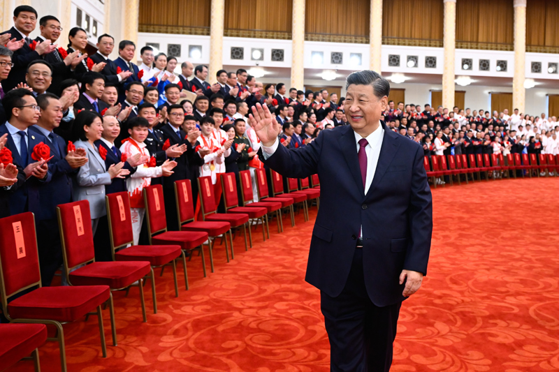 2022年4月8日，北京冬奧會(huì )、冬殘奧會(huì )總結表彰大會(huì )在北京人民大會(huì )堂隆重舉行。會(huì )前，習近平等會(huì )見(jiàn)北京冬奧會(huì )、冬殘奧會(huì )突出貢獻集體代表、突出貢獻個(gè)人和中國體育代表團成員。