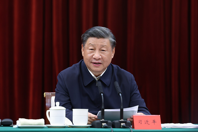 2023年10月12日下午，中共中央總書(shū)記、國家主席、中央軍委主席習近平在江西省南昌市主持召開(kāi)進(jìn)一步推動(dòng)長(cháng)江經(jīng)濟帶高質(zhì)量發(fā)展座談會(huì )并發(fā)表重要講話(huà)。新華社記者 鞠鵬 攝
