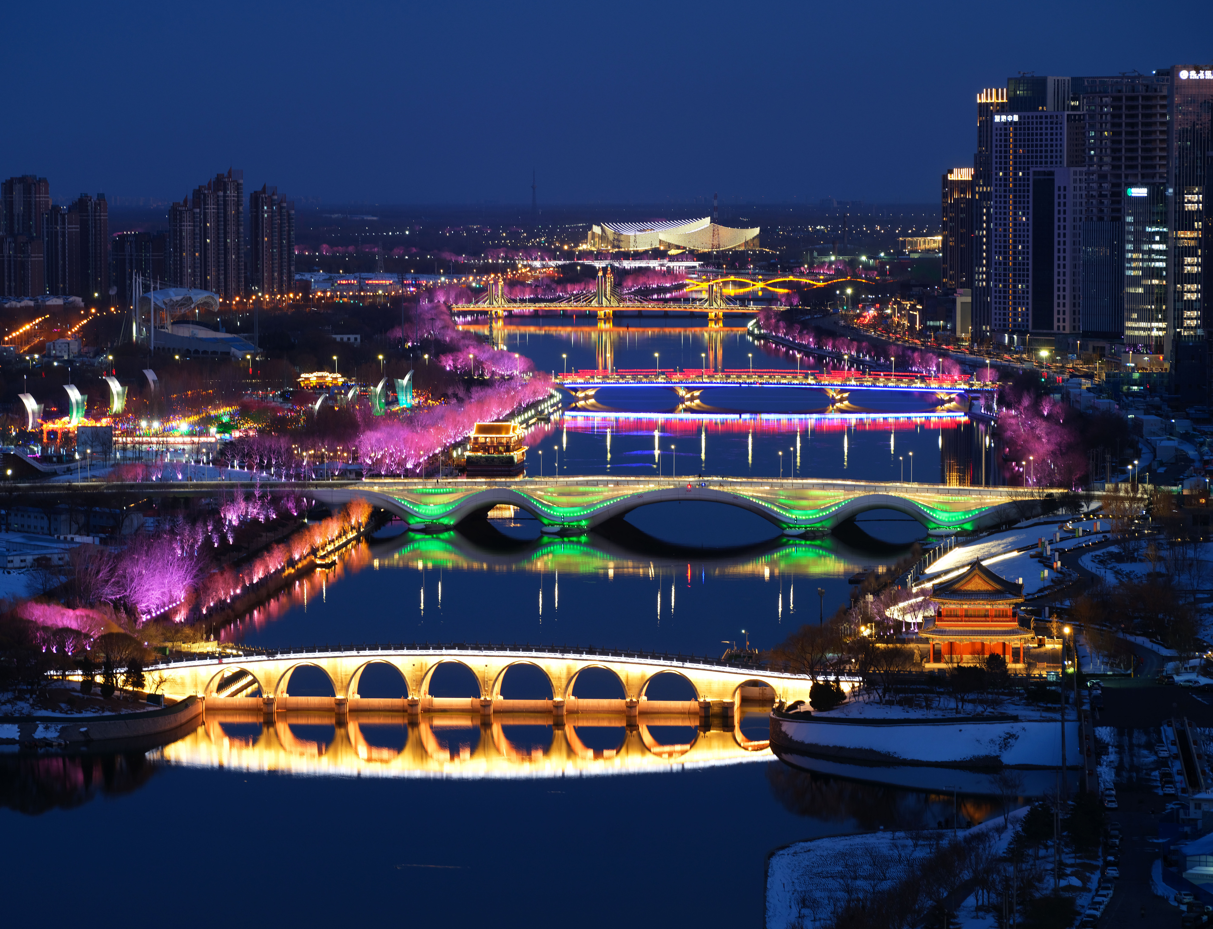 2024年2月22日，京杭大運河北京通州段夜景。